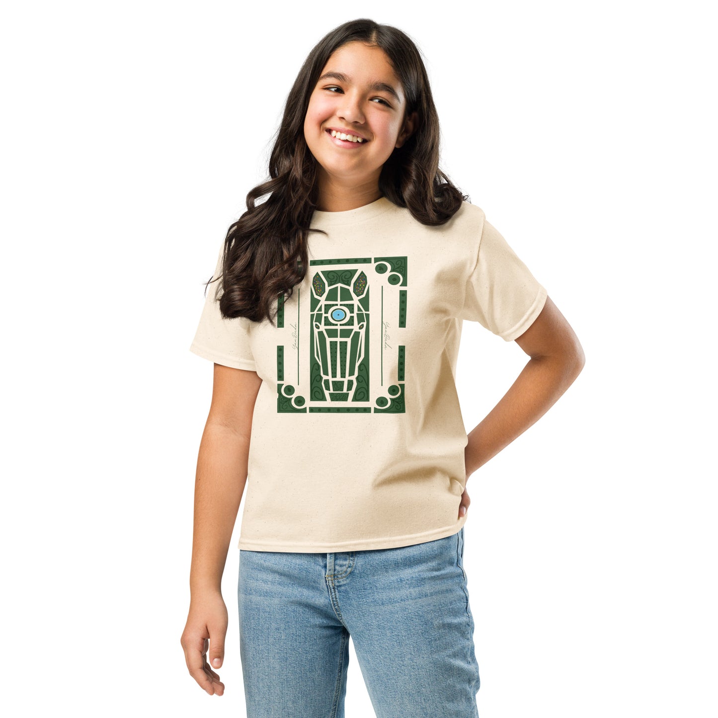 Tshirt beige avec motif cheval dans les jardins à la française, porté par une fille