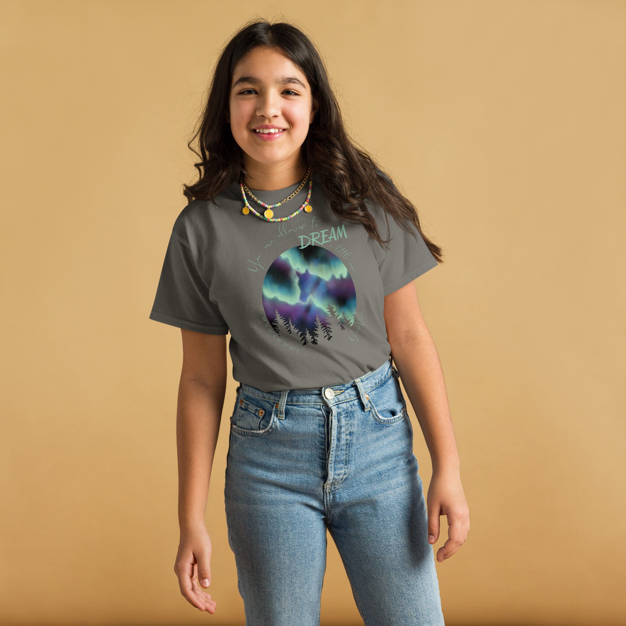 Tshirt aurores boréales et cheval gris anthracite porté par une fille