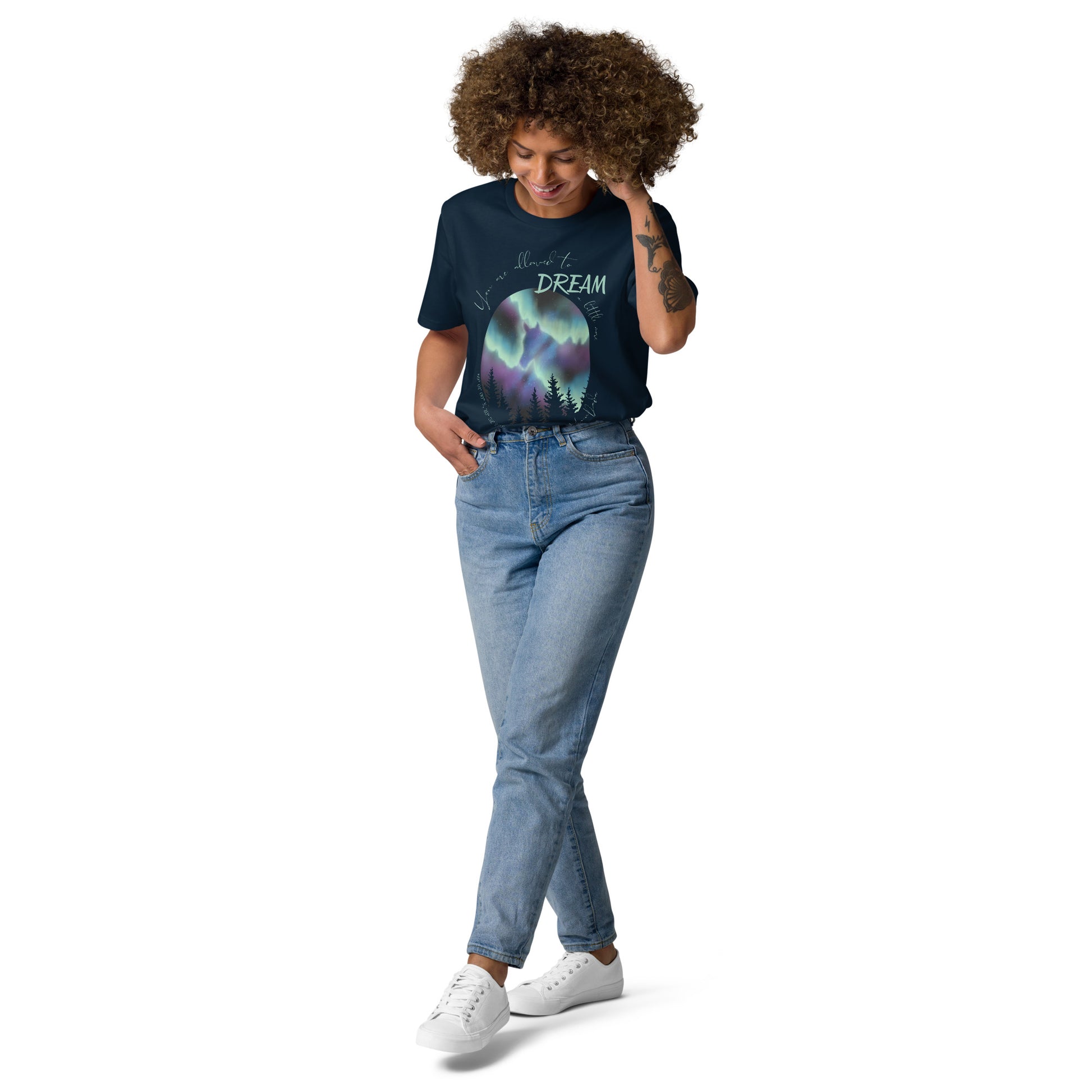 Tshirt cheval aurores boréales couleur marine porté par une femme