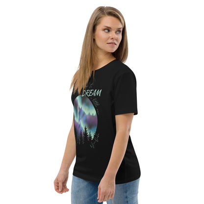 Tshirt cheval aurores boréales porté par une femme de profil