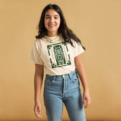 Tshirt beige avec motif cheval dans les jardins à la française de Versailles, porté par une fille adolescente